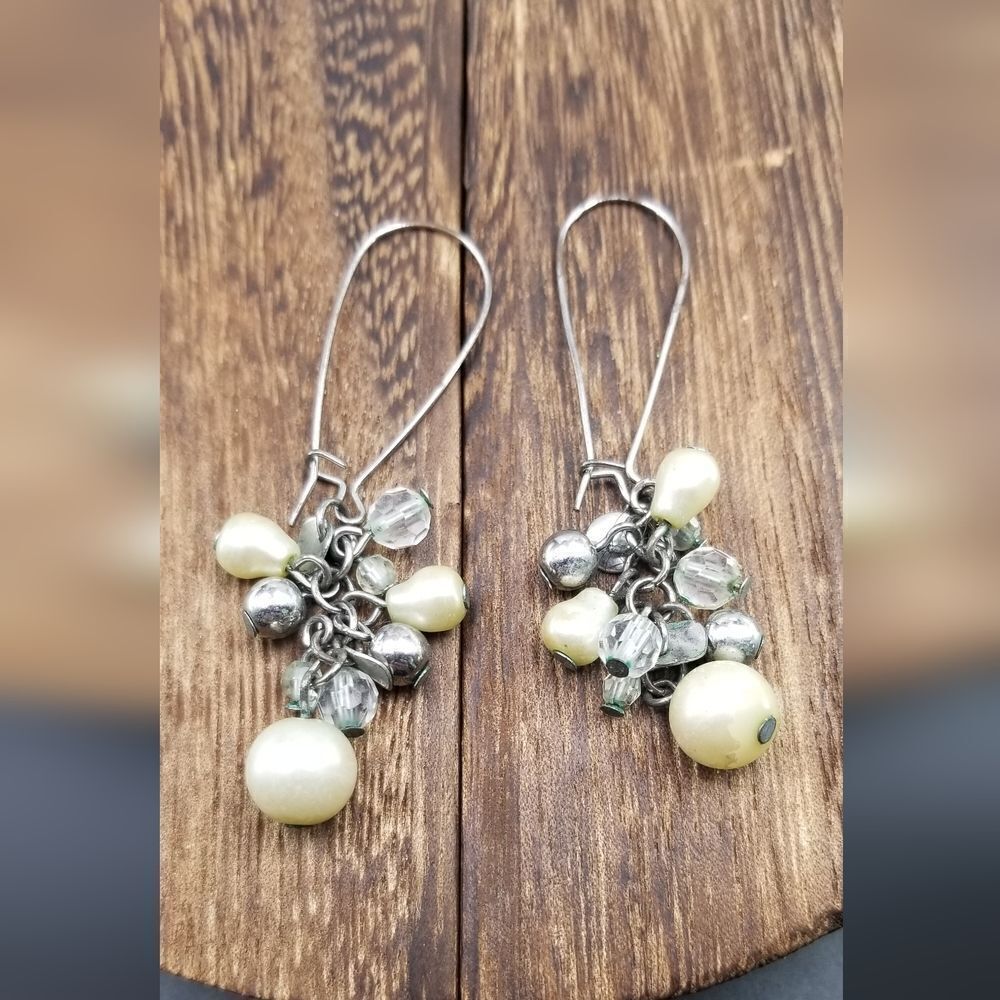 Bridal bushel earrings. Elegant!  E0301